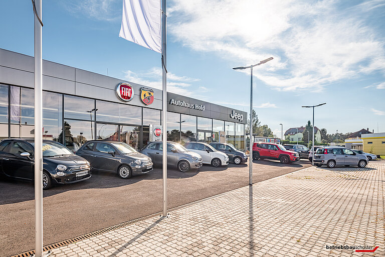 Autohaus Hold Frontansicht links