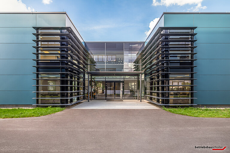 Lunatone Bürogebäude 2 frontal