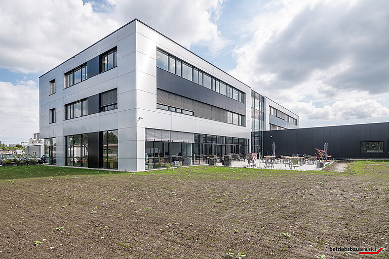 A&R Tech Büro Halle hinten 1