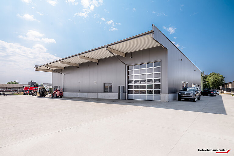 Landtechnik Steiner Halle Rückseite