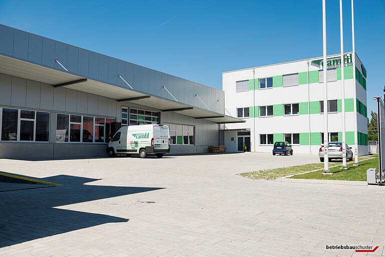 Camfil Außenansicht Büro Halle Seitlich