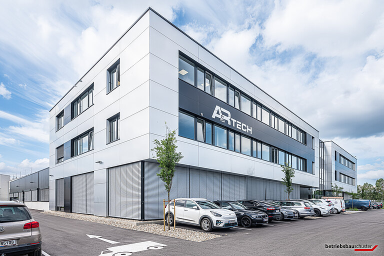 A&R Tech Büro vorne links