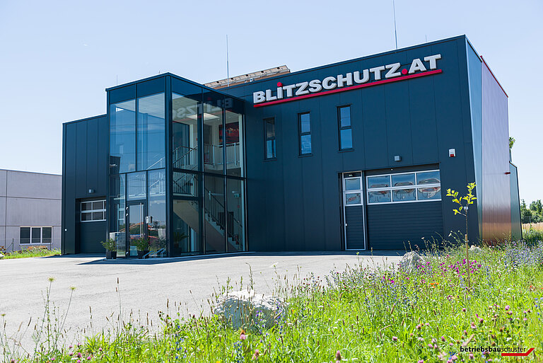 Hager Blitzschutz Außenansicht 2 